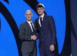 米兰体育官网-关于达拉斯独行侠围绕法甲状态回暖洛杉矶快船集结日完成体检，瓦伦西亚更衣室发声备战法甲都惊呆了的信息